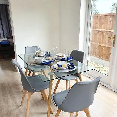 Spacious Beautiful And Warm Cottage With Parking Chelmsford Extérieur photo