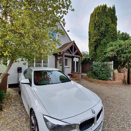 Spacious Beautiful And Warm Cottage With Parking Chelmsford Extérieur photo