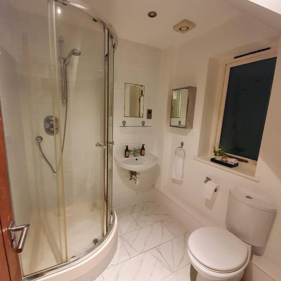 Spacious Beautiful And Warm Cottage With Parking Chelmsford Extérieur photo