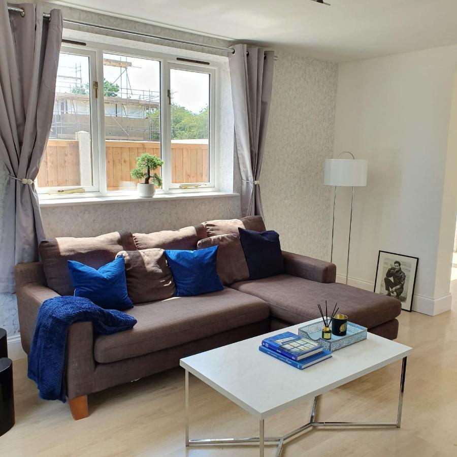 Spacious Beautiful And Warm Cottage With Parking Chelmsford Extérieur photo