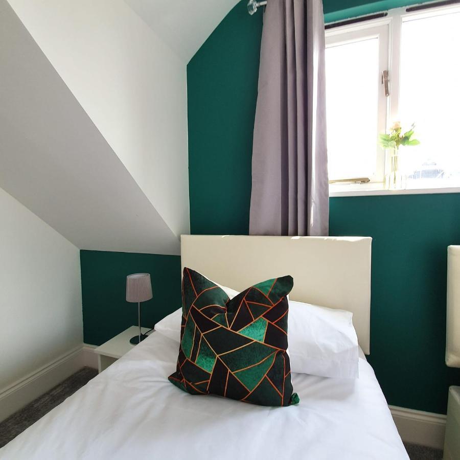 Spacious Beautiful And Warm Cottage With Parking Chelmsford Extérieur photo