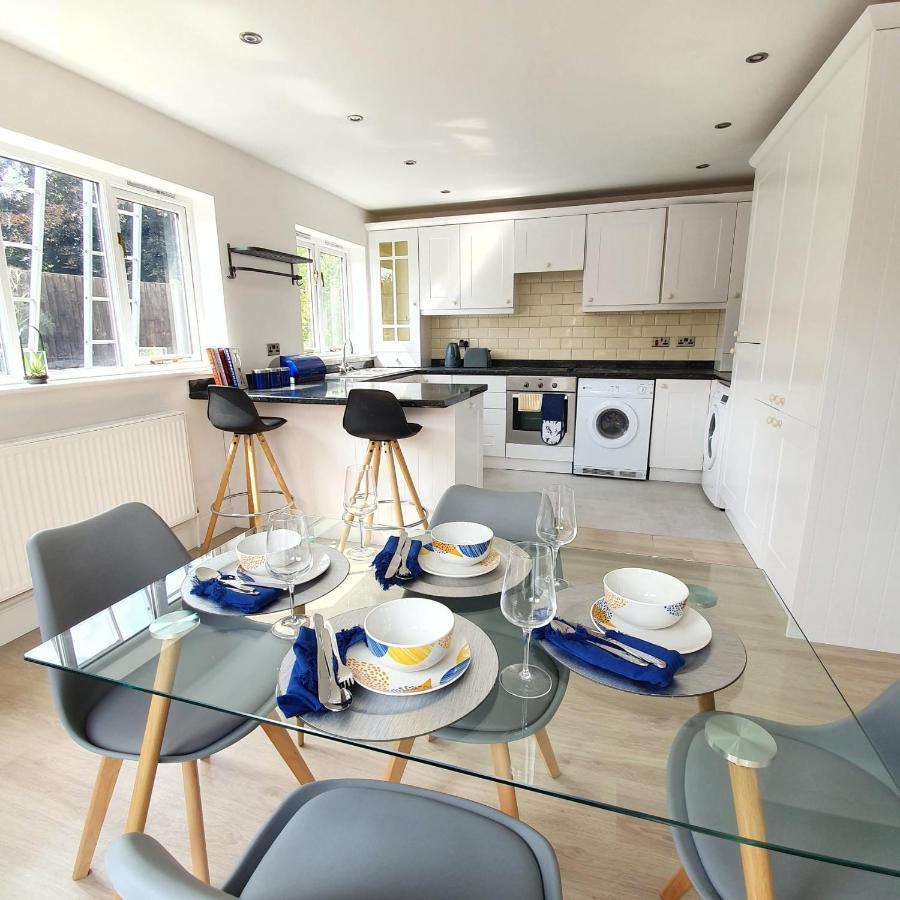 Spacious Beautiful And Warm Cottage With Parking Chelmsford Extérieur photo