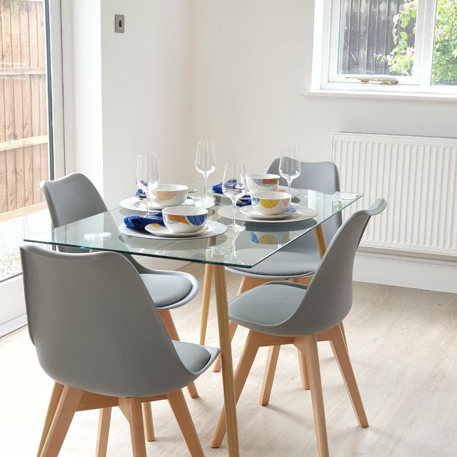 Spacious Beautiful And Warm Cottage With Parking Chelmsford Extérieur photo